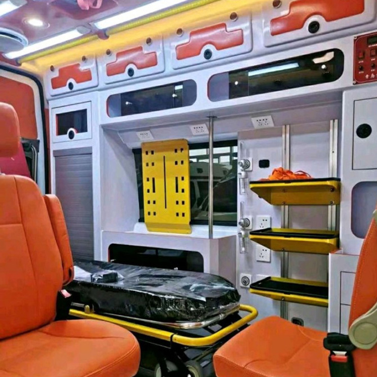 西陵长途救护车护送病人租赁价格